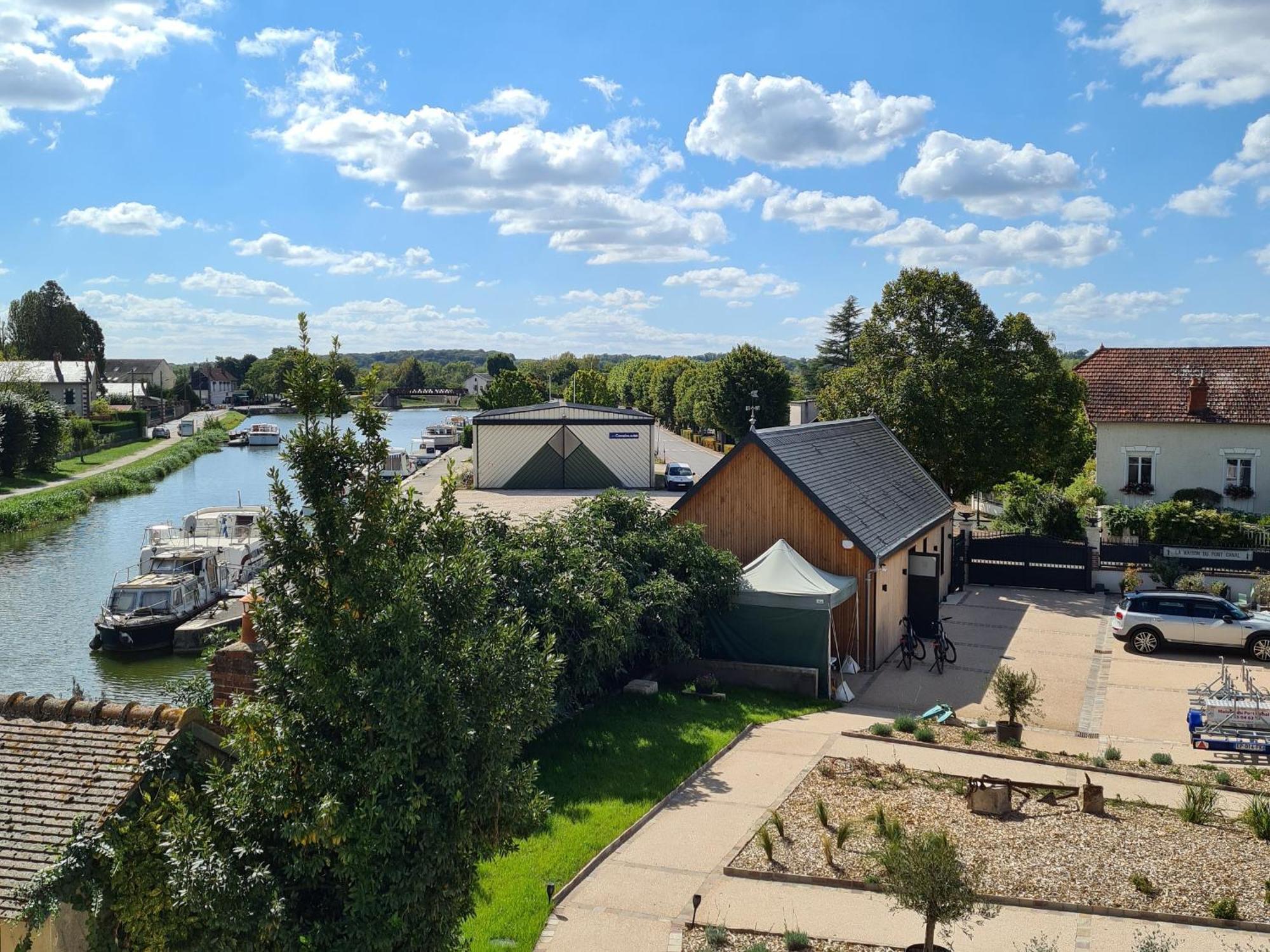 Gite Spacieux A Briare Avec Terrasse, Ideale Pour Familles Et Seminaires, Animaux Acceptes. - Fr-1-590-371 Esterno foto
